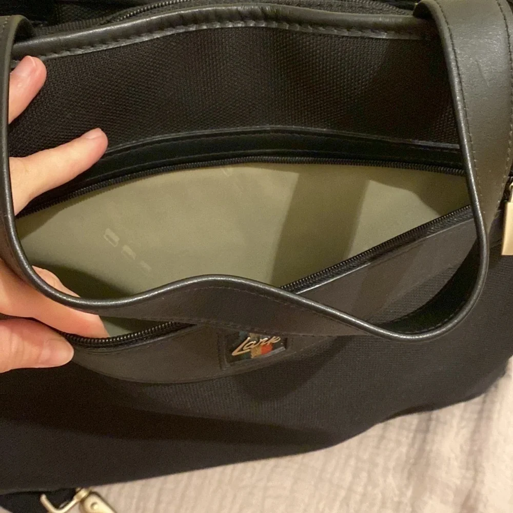 LARK laark black